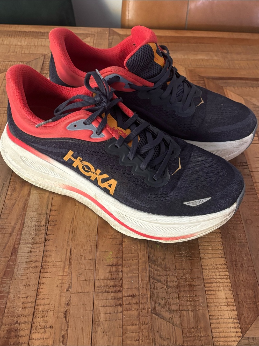Men’s 8.5 Hoka Bondi 9 Road Running shoes GUC